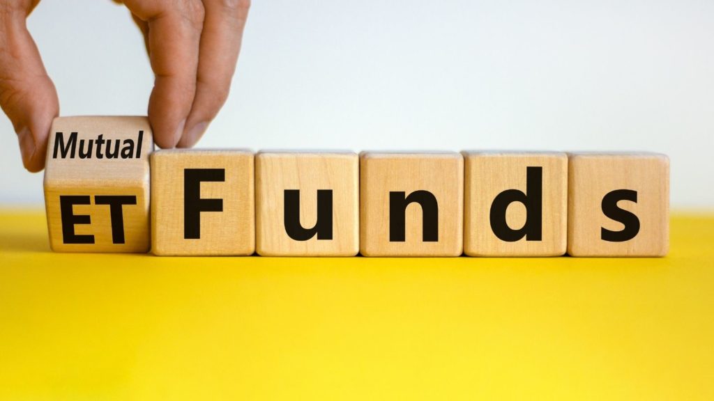 共同基金 vs 指數型基金 vs 指數股票型基金 ETF 新手該投資哪個？