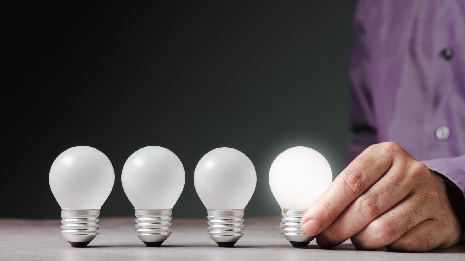 SPY、IVV、VOO有什麼分別？哪檔美股ETF更適合當存股標的？ - Spark Spark Finance