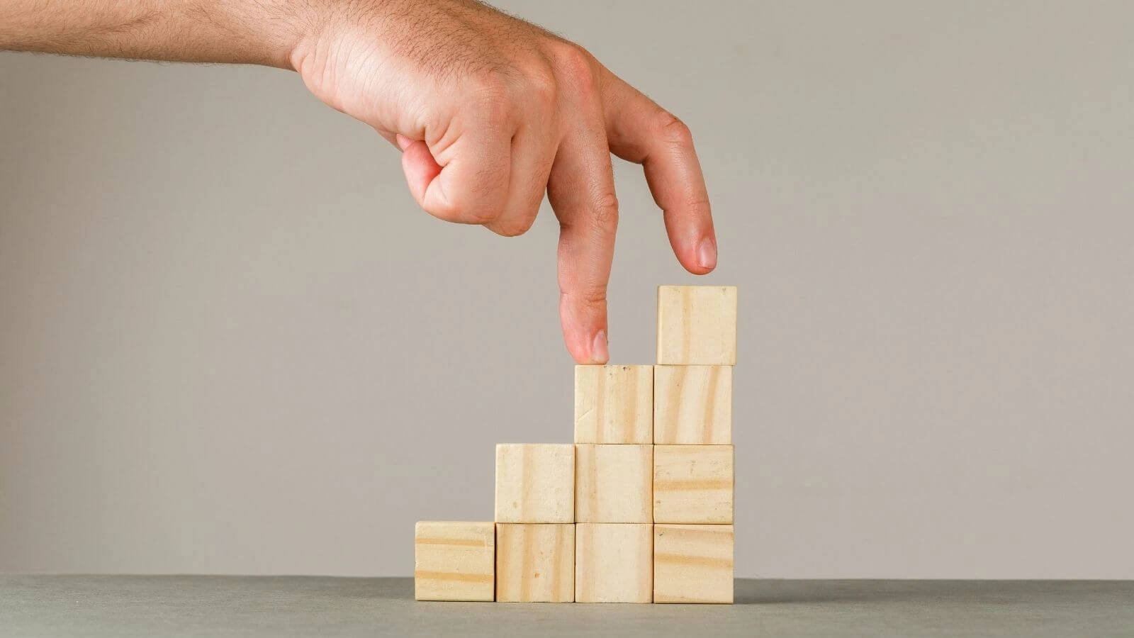 2025美國經濟軟著陸？搞懂軟著陸、硬著陸、不著陸，對股市影響- Spark Spark Finance